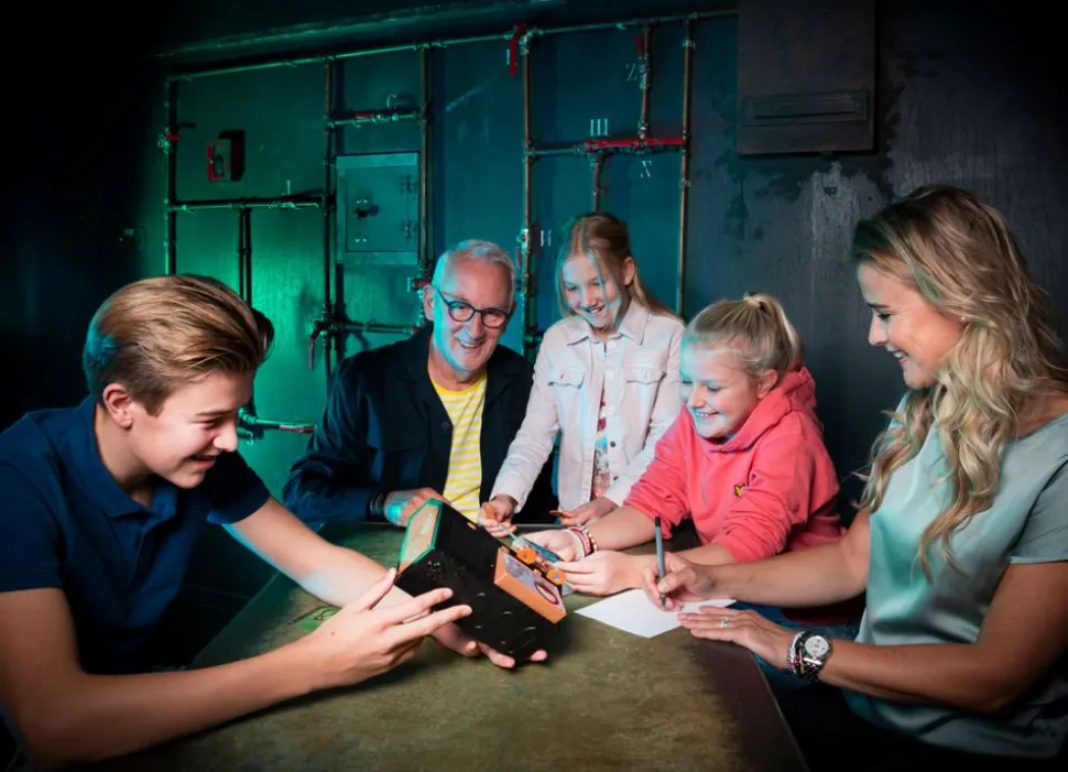 Escape Room Das Spiel Family Edition Time Travel